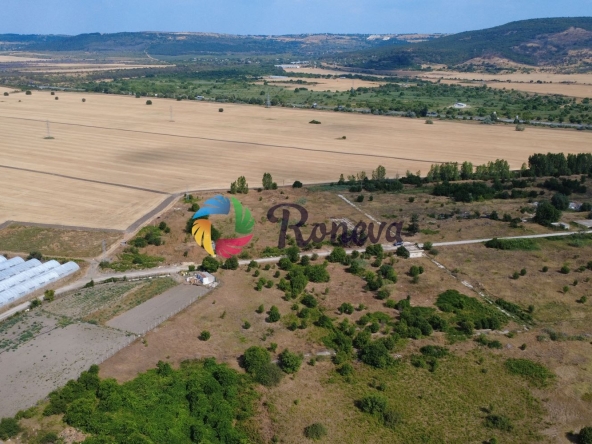 Парцел в Игнатиево - 15185 кв.м за 51 €/кв.м - Снимка #1