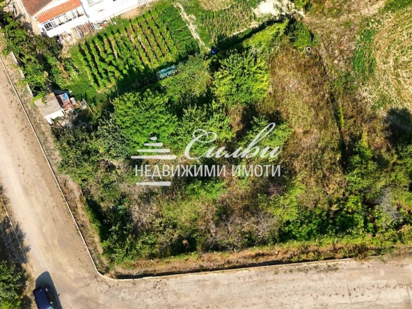 Парцел в с. Миланово, Област Шумен - 670 кв.м за 15 €/кв.м - Снимка #1