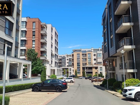 Тристаен апартамент в Бургас, Меден рудник - зона Д - 121 кв.м за 867 €/кв.м - Снимка #1