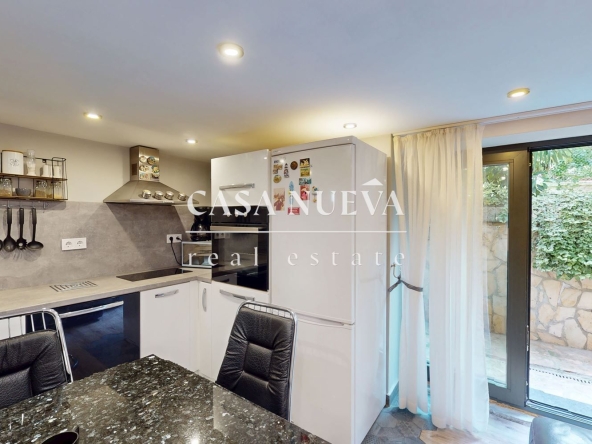 Дава се под наем Двустаен апартамент в София, Център - 55 кв.м за 797.64 € - Снимка #1
