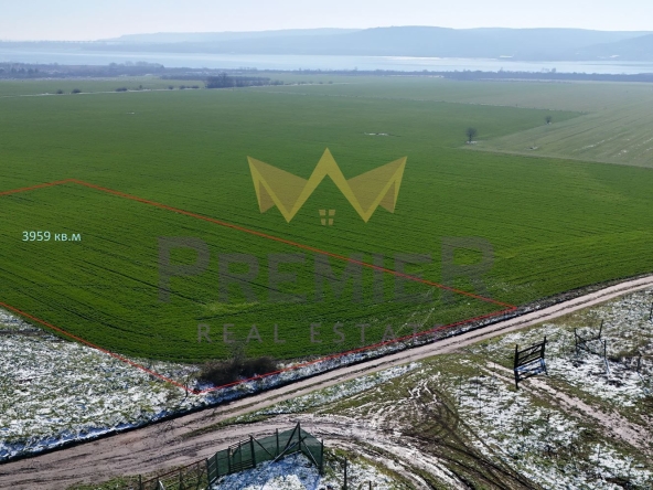 Парцел в с. Тополи, Област Варна - 3959 кв.м за 17 €/кв.м - Снимка #1