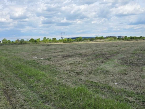 Парцел в Пловдив, Беломорски - 17389 кв.м за 140 €/кв.м - Снимка #1