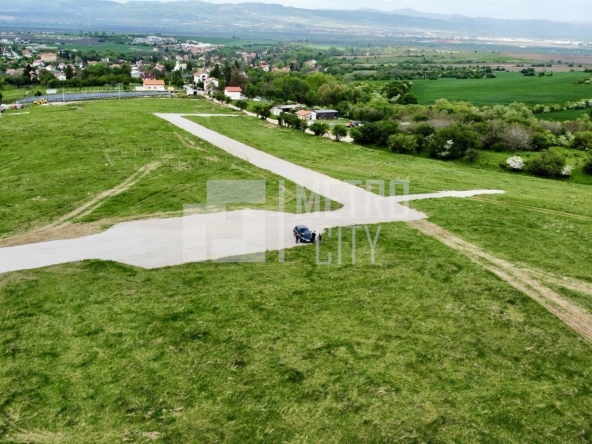 Парцел в Божурище - 675 кв.м за 85 €/кв.м - Снимка #1