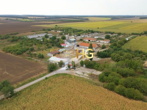 Промишлена сграда в с. Стефаново, Област Добрич - 6977 кв.м за 172 €/кв.м - Снимка #1