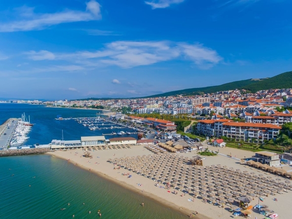 Двустаен апартамент в Свети Влас - 70 кв.м за 1142 €/кв.м - Снимка #1