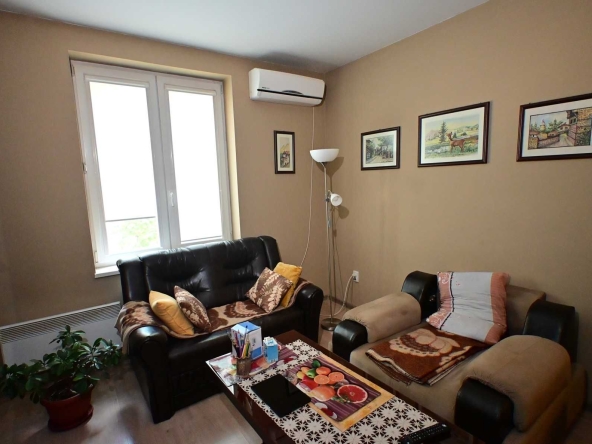 Двустаен апартамент в Перник, Изток - 60 кв.м за 1233 €/кв.м - Снимка #1