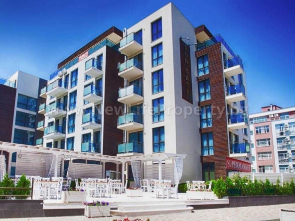 Двустаен апартамент в к.к. Слънчев бряг - 76 кв.м за 1277 €/кв.м - Снимка #1