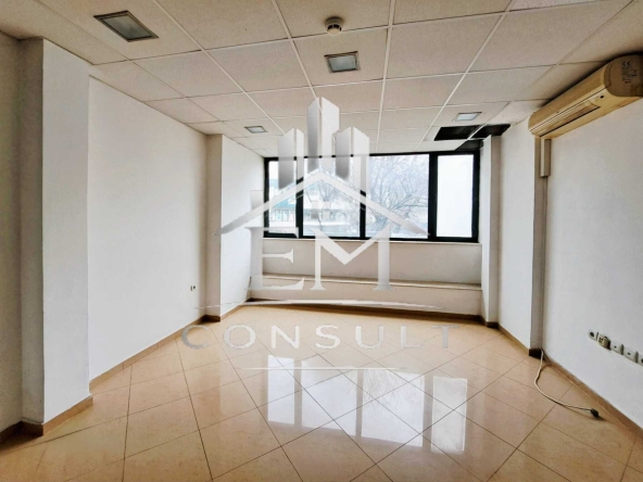 Офис в Кърджали, Център - 32 кв.м за 781 €/кв.м - Снимка #1