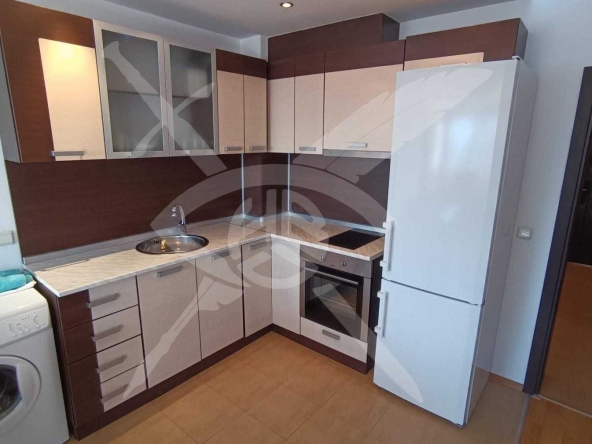 Дава се под наем Тристаен апартамент в Варна, м-т Траката - 104 кв.м за 750 € - Снимка #1