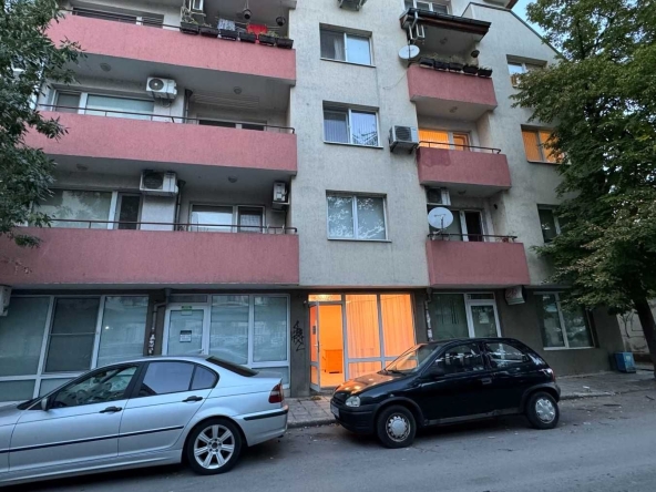 Дава се под наем Офис в Русе, Център - 20 кв.м за 219.3 € - Снимка #1