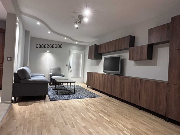 Дава се под наем Тристаен апартамент в София, Център - 90 кв.м за 947.58 € - Снимка #1