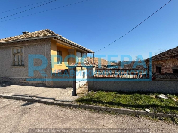 Къща в с. Васил Левски, Област Търговище - 100 кв.м за 215 €/кв.м - Снимка #1