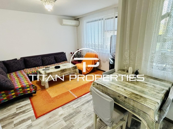 Дава се под наем Тристаен апартамент в Бургас, Център - 86 кв.м за 561 € - Снимка #1