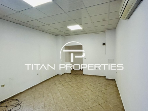 Дава се под наем Офис в Бургас, Меден рудник - зона А - 20 кв.м за 178.5 € - Снимка #1