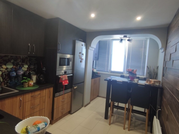 Двустаен апартамент в Добрич, Дружба 1 - 68 кв.м за 883 €/кв.м - Снимка #1