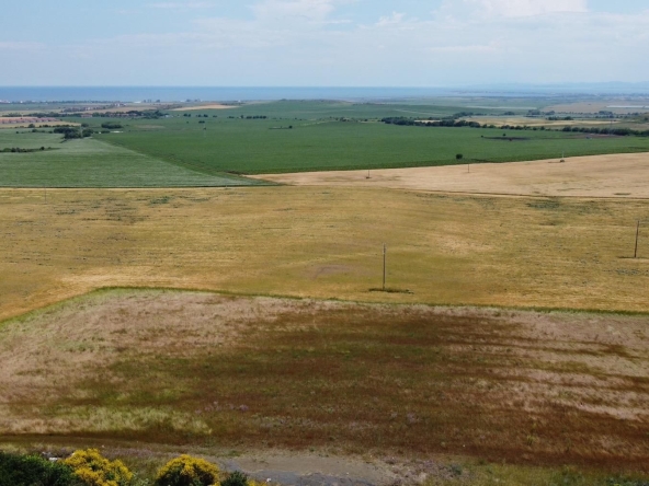 Парцел в Бургас, Център - 3300 кв.м за 10 €/кв.м - Снимка #1