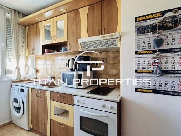 Дава се под наем Тристаен апартамент в Бургас, Лазур - 80 кв.м за 510 € - Снимка #1