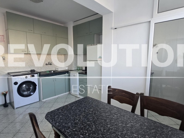 Дава се под наем Тристаен апартамент в Варна, ВИНС - 60 кв.м за 560 € - Снимка #1