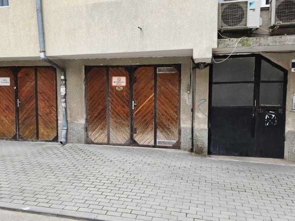 Дава се под наем Гараж / Паркомясто в Варна, Лятно кино Тракия - 17 кв.м за 154.53 € - Снимка #1