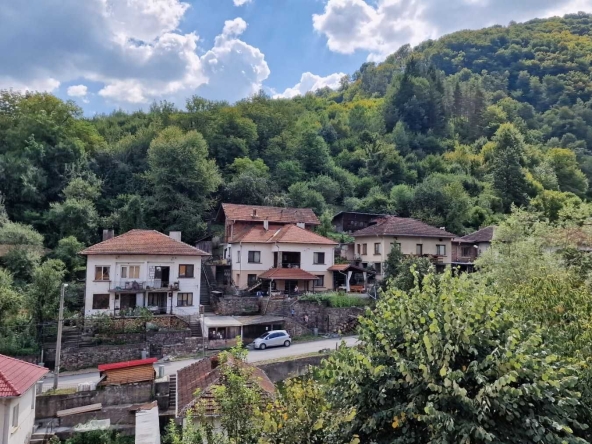 Четиристаен апартамент в Тетевен - 93 кв.м за 861 €/кв.м - Снимка #1