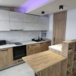 Дава се под наем Тристаен апартамент в Бургас, Център - 90 кв.м за 900 € - Снимка #1