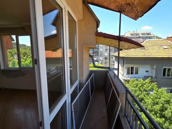 Дава се под наем Двустаен апартамент в Пловдив, Център - 73 кв.м за 140000 € - Снимка #1