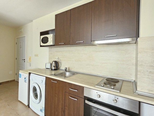 Тристаен апартамент в к.к. Слънчев бряг - 79 кв.м за 925 €/кв.м - Снимка #1