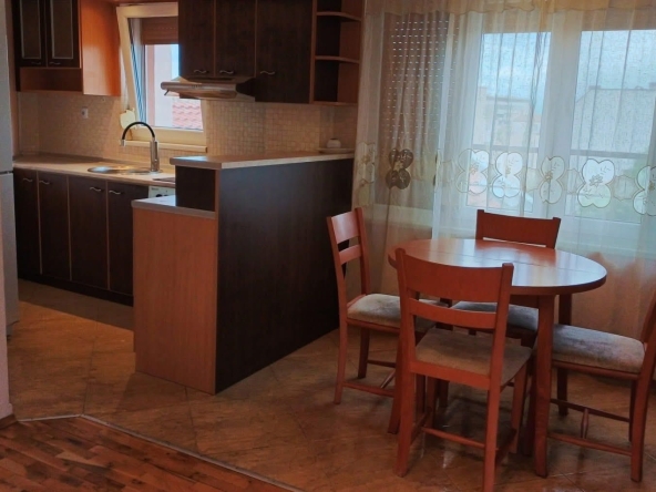 Дава се под наем Двустаен апартамент в Пловдив, Център - 64 кв.м за 400 € - Снимка #1