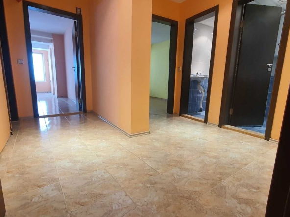 Тристаен апартамент в Русе, Център - 123 кв.м за 1301 €/кв.м - Снимка #1