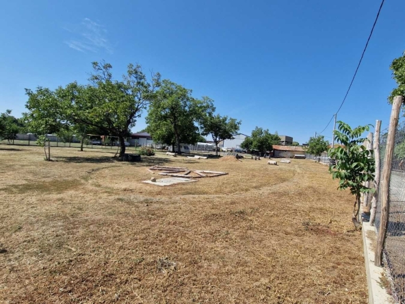 Парцел в Казанлък - 2000 кв.м за 59 €/кв.м - Снимка #1