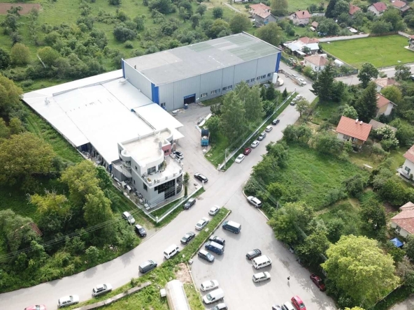 Дава се под наем Промишлена сграда в с. Гърляно, Област Кюстендил - 3610 кв.м за 7220 € - Снимка #1