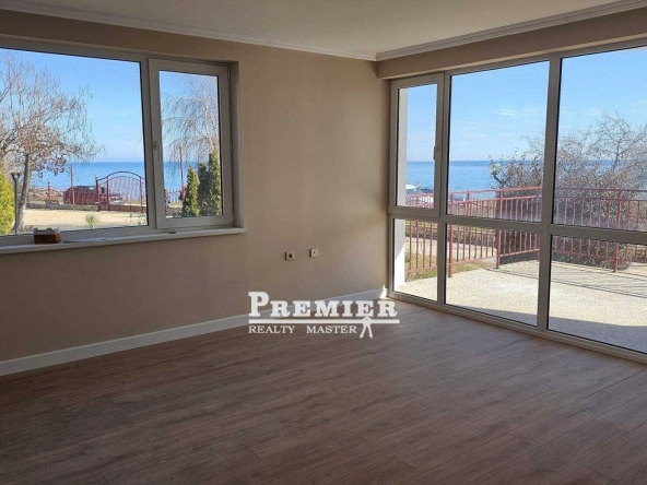 Двустаен апартамент в к.к. Слънчев бряг - 80 кв.м за 1375 €/кв.м - Снимка #1