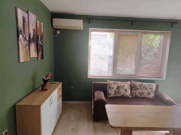 Дава се под наем Двустаен апартамент в Варна, Червен площад - 65 кв.м за 510 € - Снимка #1