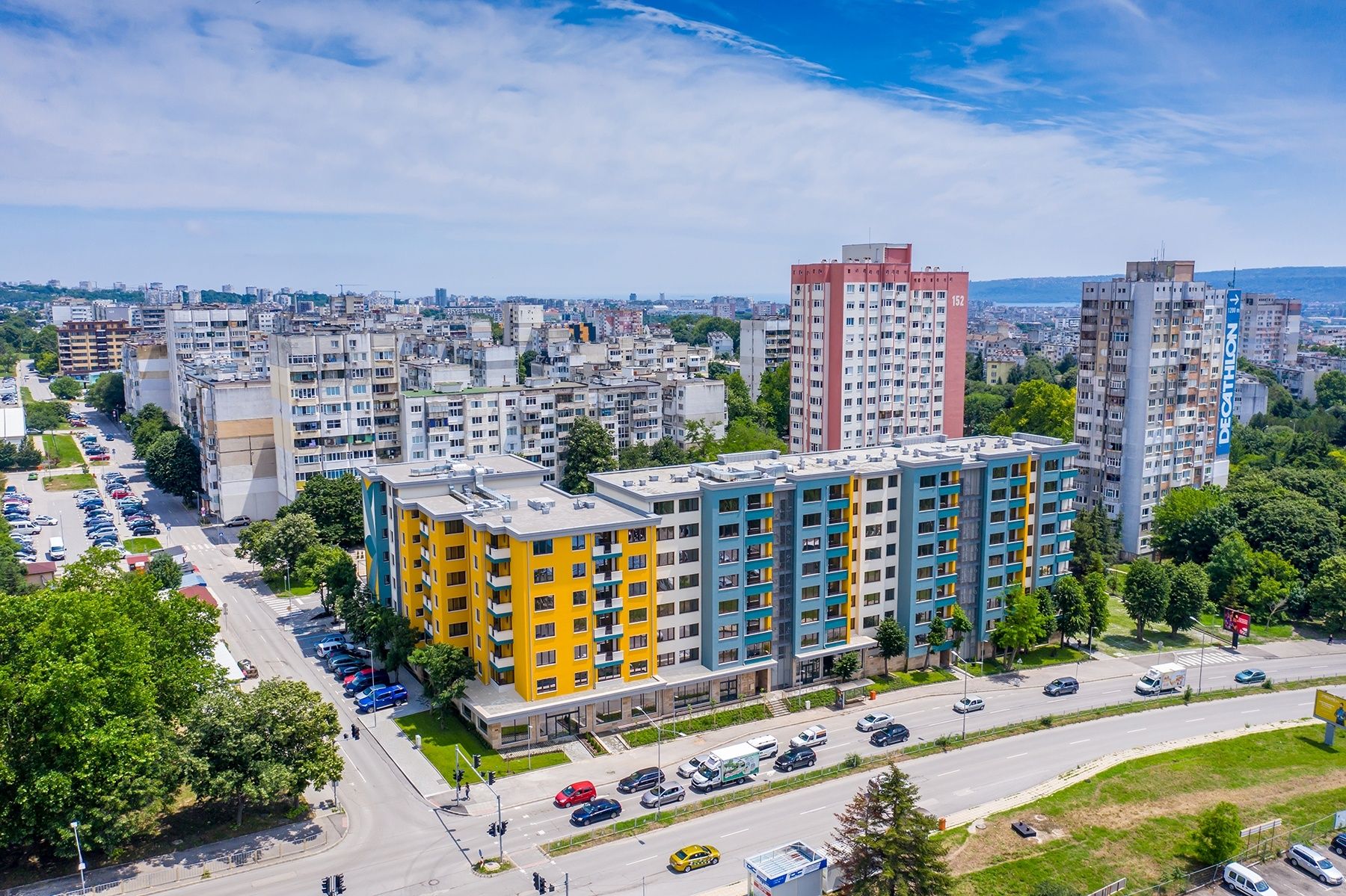 Дава се под наем Гараж / Паркомясто в Варна, Младост 2 - 15 кв.м за 84.66 € - Снимка #1