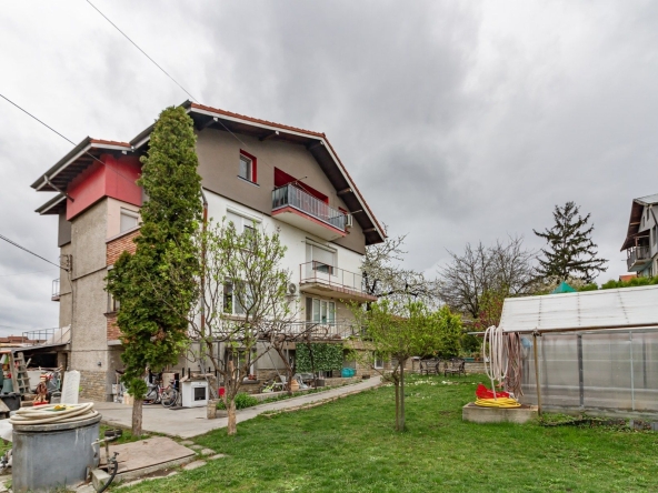 Къща в София, Република 2 - 500 кв.м за 459 €/кв.м - Снимка #1