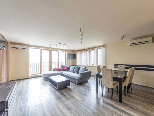 Дава се под наем Тристаен апартамент в Варна, Бриз - 130 кв.м за 897.6 € - Снимка #1