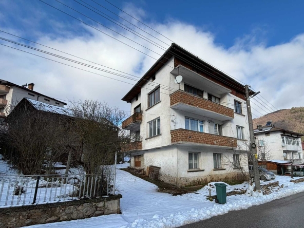 Къща в Смолян, Стар център - 670 кв.м за 92 €/кв.м - Снимка #1