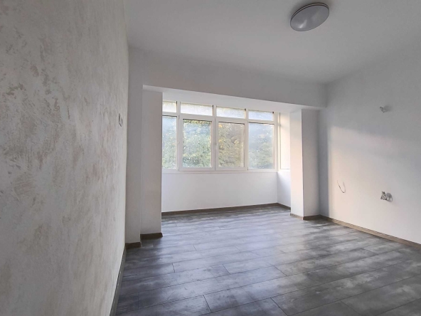 Тристаен апартамент в Русе, Възраждане - 80 кв.м за 1562 €/кв.м - Снимка #1