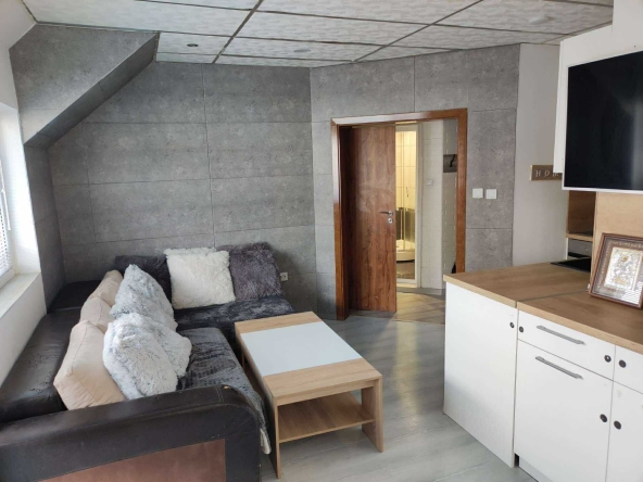 Дава се под наем Двустаен апартамент в Бургас, Възраждане - 65 кв.м за 382.5 € - Снимка #1