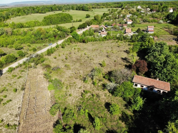 Парцел в с. Веслец, Област Враца - 2751 кв.м за 16 €/кв.м - Снимка #1