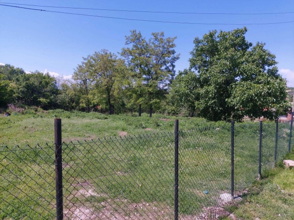 Парцел в Пловдив, Тракия - 730 кв.м за 6 €/кв.м - Снимка #1