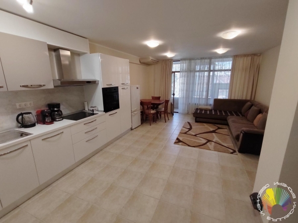 Дава се под наем Двустаен апартамент в Бургас, Център - 83 кв.м за 459 € - Снимка #1