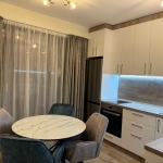 Дава се под наем Двустаен апартамент в к.к. Св.Св. Константин и Елена - 55 кв.м за 600 € - Снимка #1