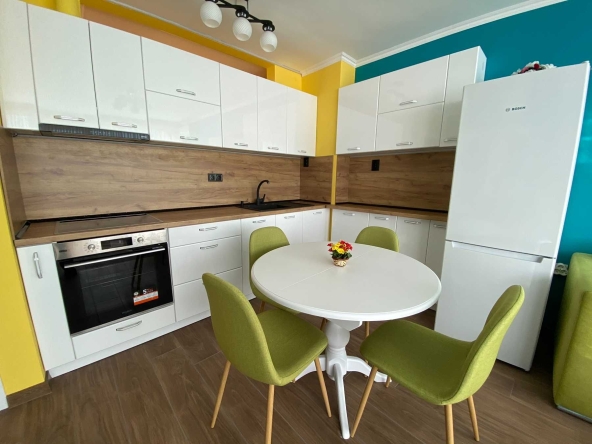 Дава се под наем Тристаен апартамент в Пловдив, Тракия - 80 кв.м за 504.9 € - Снимка #1