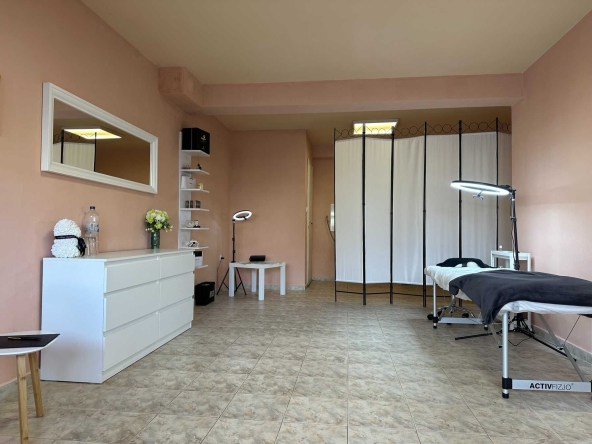 Дава се под наем Магазин в Варна, Лятно кино Тракия - 45 кв.м за 335 € - Снимка #1