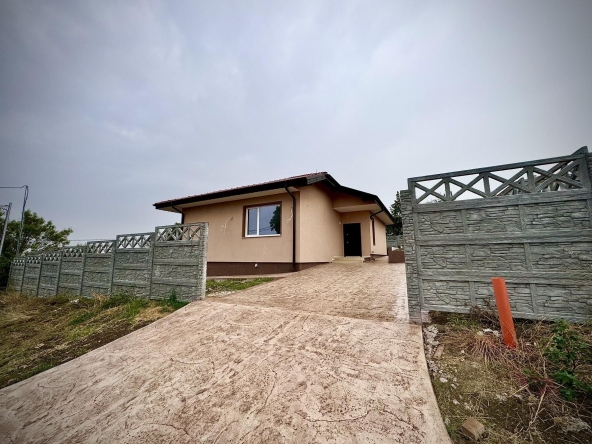 Къща в Бургас, Център - 100 кв.м за 1400 €/кв.м - Снимка #1