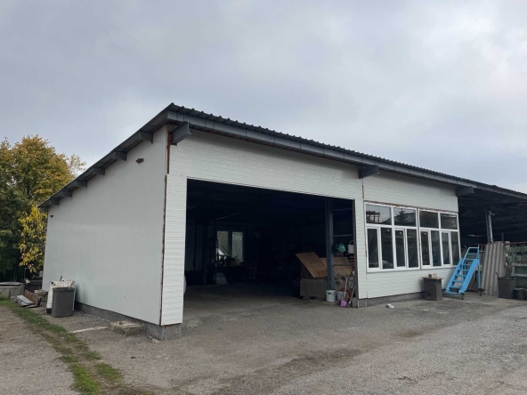 Дава се под наем Промишлена сграда в с. Иваняне, Област София-град - 200 кв.м за 1100 € - Снимка #1