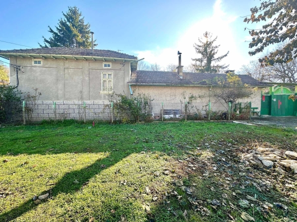 Къща в с. Хотница, Област Велико Търново - 150 кв.м за 408 €/кв.м - Снимка #1