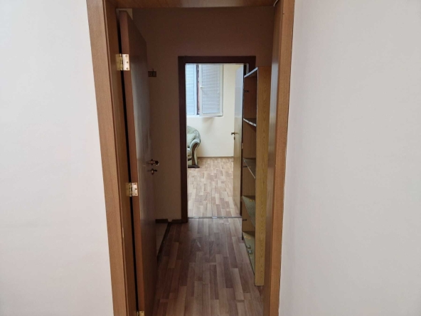 Дава се под наем Офис в Бургас, Център - 40 кв.м за 200 € - Снимка #1