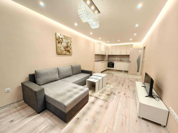 Дава се под наем Двустаен апартамент в Пловдив, Тракия - 65 кв.м за 450 € - Снимка #1